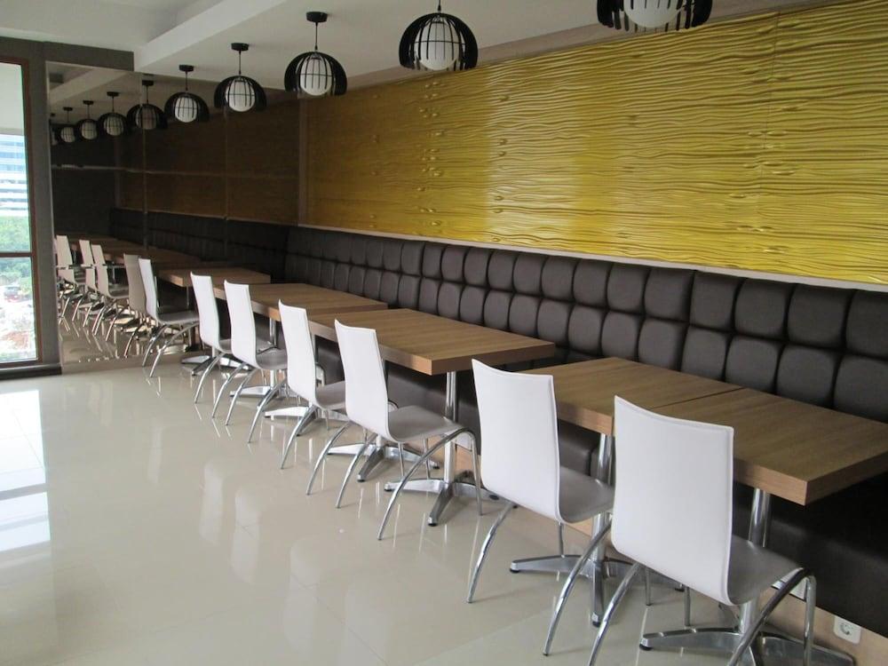ราซูนา แมนชั่น Hotel จาการ์ตา ภายนอก รูปภาพ
