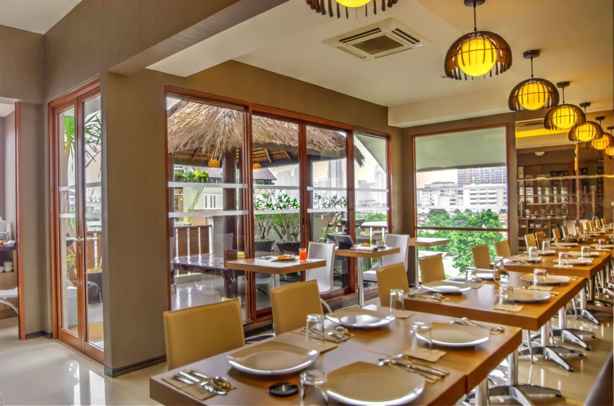 ราซูนา แมนชั่น Hotel จาการ์ตา ภายนอก รูปภาพ
